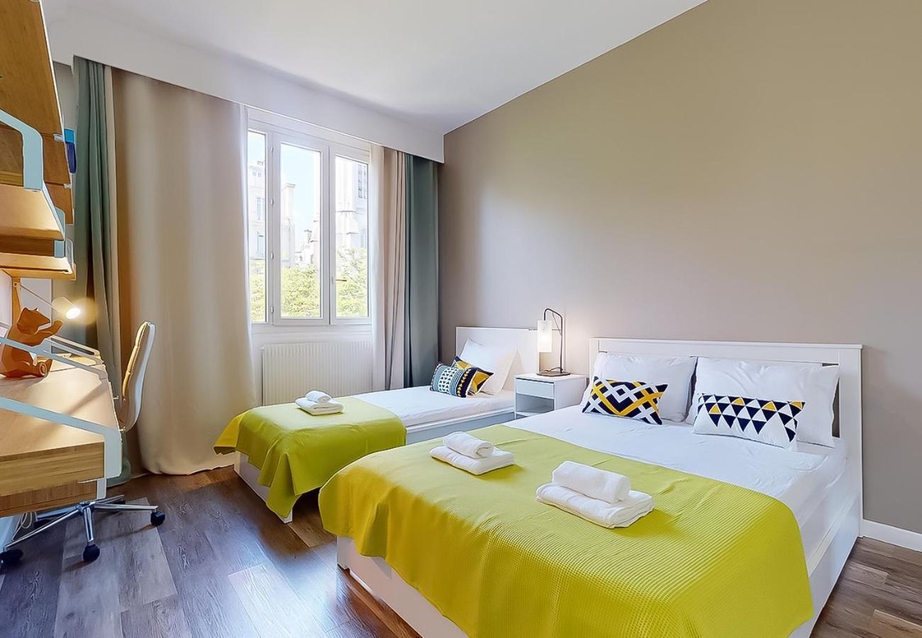 Signature Champs Elysees Paris Ngoại thất bức ảnh